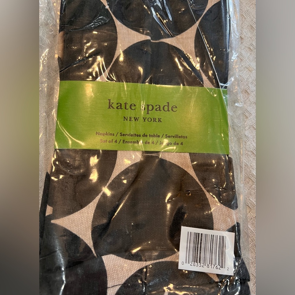 kate spade New York NWT Joy Dot 4 pk Napkin Set in beautiful black & beige/grey